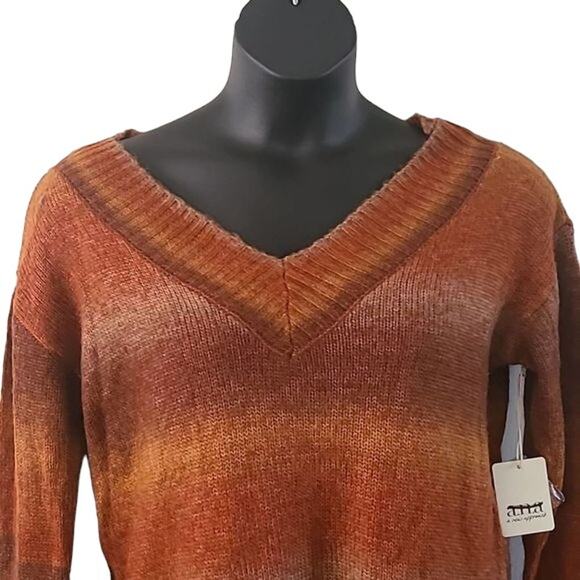 NWT A.N.A Women’s Red Brown Orange Ombre V-Neck Pullover Sweater Size Medium - Picture 6 of 7